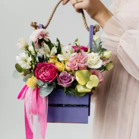 Хитрый заяц от интернет-магазина «Flowers Studio»