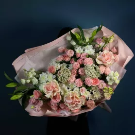 Букет с витрины №300 от интернет-магазина «Flowers Studio»