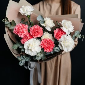 Букет-комплимент №5 от интернет-магазина «Flowers Studio» в Чебоксарах