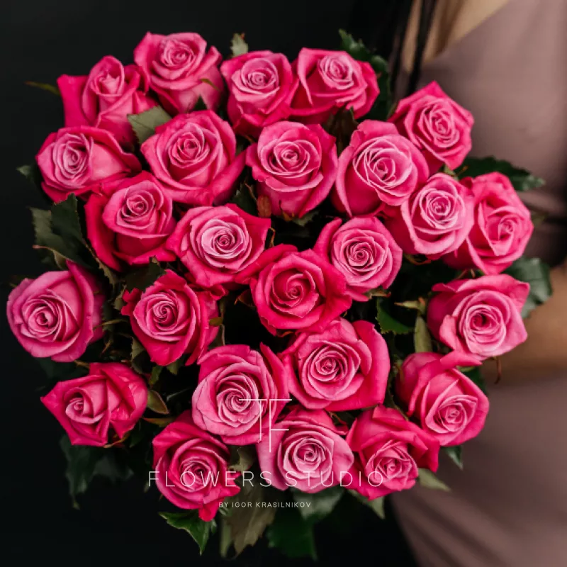 25 малиновых роз 2