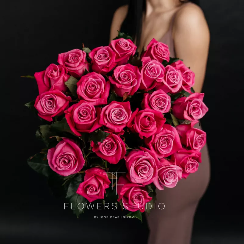 25 малиновых роз 3
