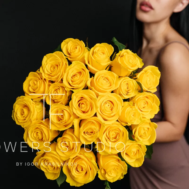 25 желтых роз