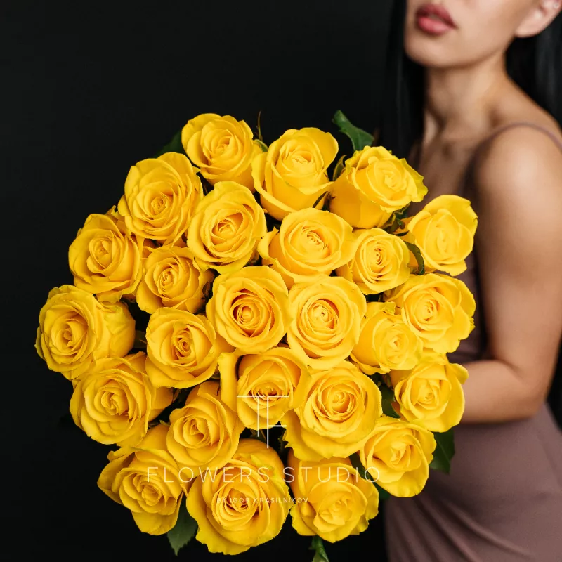 25 желтых роз