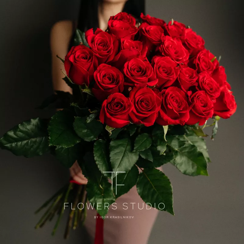 25 роз красных 2