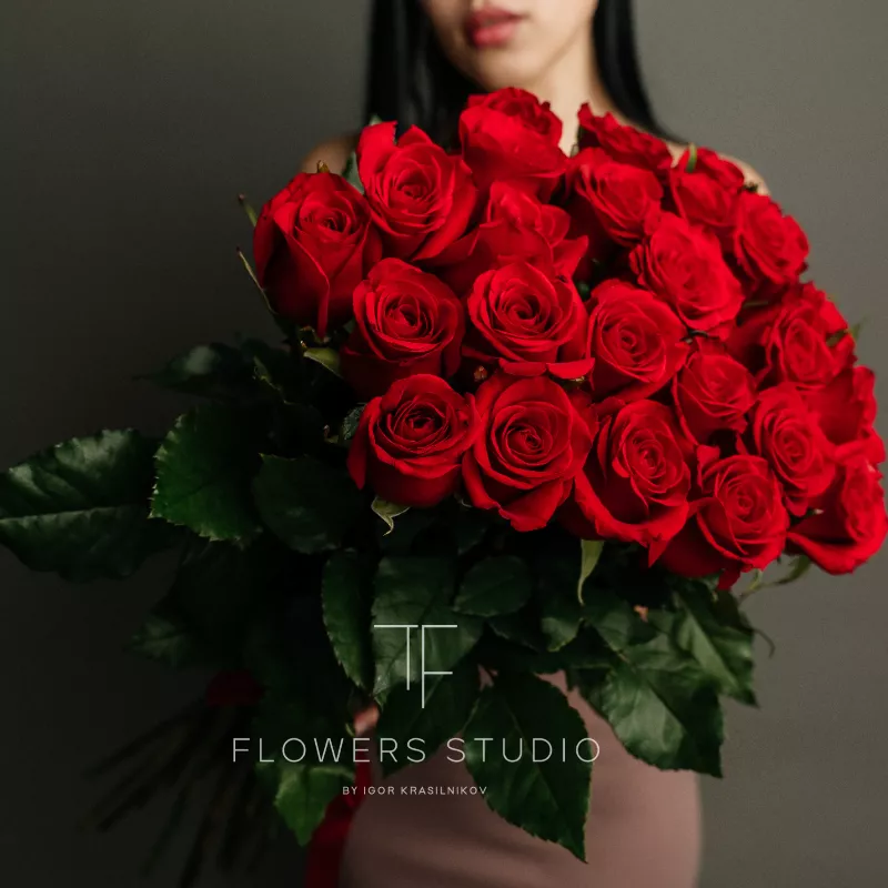 25 роз красных 1