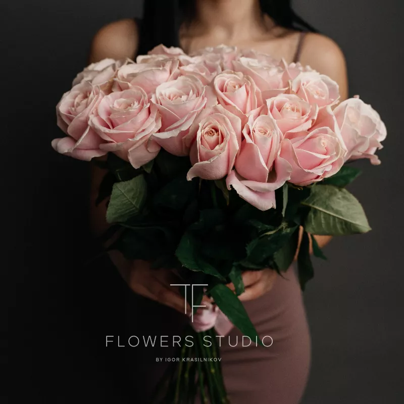 25 розовых роз 3