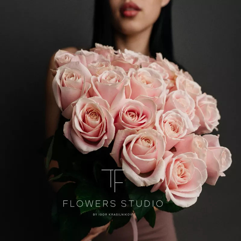 25 розовых роз 2