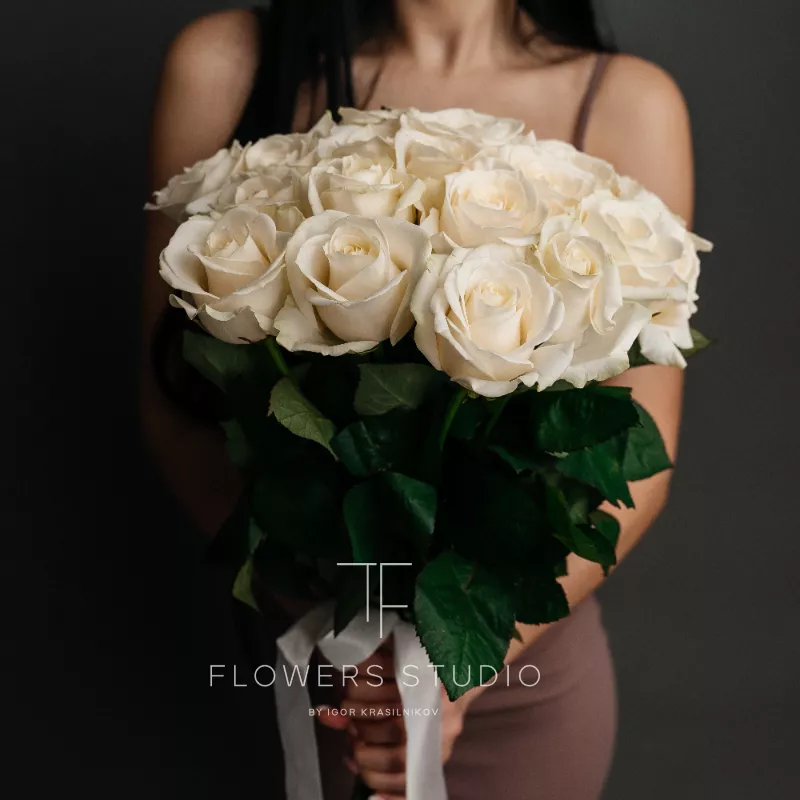25 белых роз 2