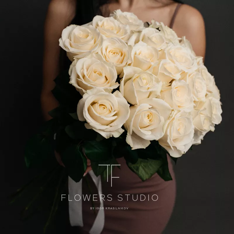 25 белых роз 1