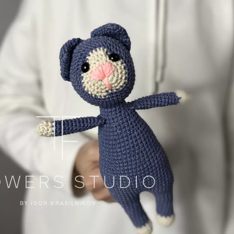 Вязаная игрушка &laquo;Кот&raquo; большая