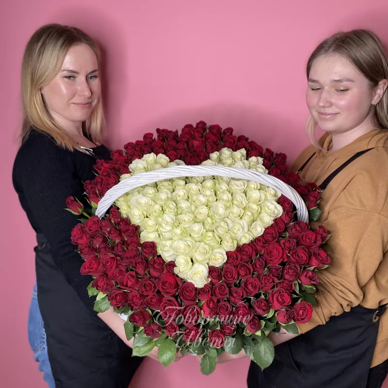 Корзина из 201 розы Кения в форме сердца