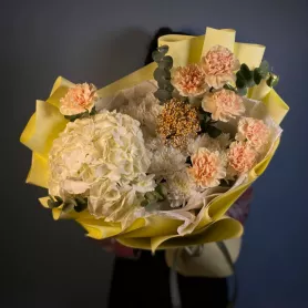 Букет с витрины №58 от интернет-магазина «Flowers Studio»