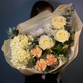 Букет с витрины №53 от интернет-магазина «Flowers Studio»