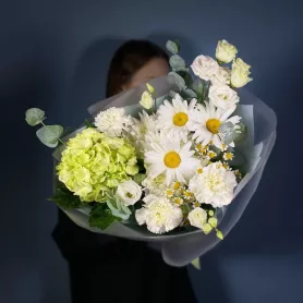 Букет с витрины №57 от интернет-магазина «Flowers Studio»
