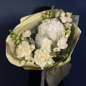 Букет с витрины №6106 от интернет-магазина «Flowers Studio»