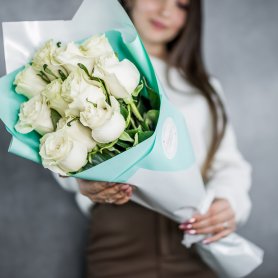 11 белых роз (премиум сорт) от интернет-магазина «Flowers Studio» в Чебоксарах