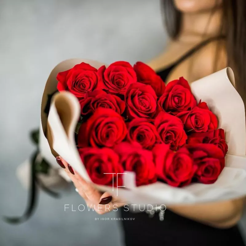 15 красных роз (премиум сорт)