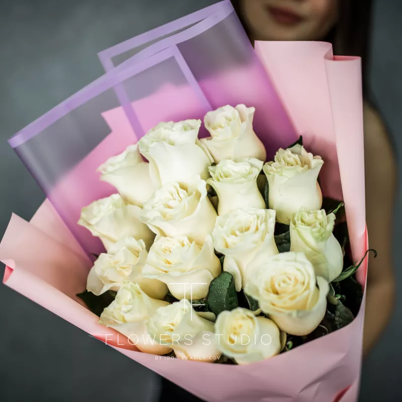 15 белых роз (премиум сорт) 1