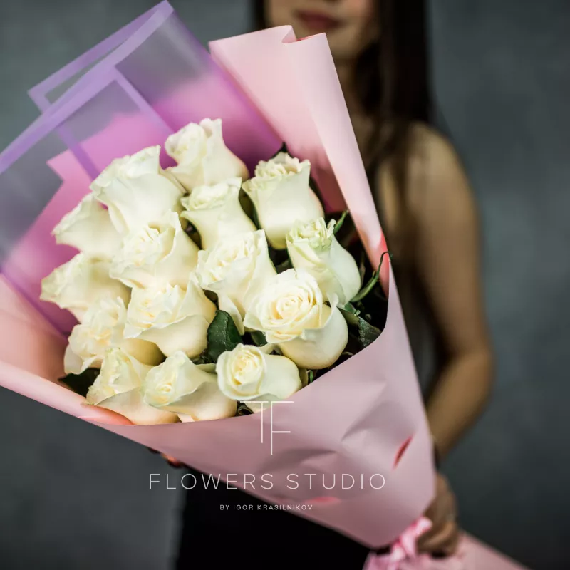 15 белых роз (премиум сорт) 2