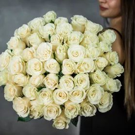 51 белая роза (Премиум сорт) от интернет-магазина «Flowers Studio»