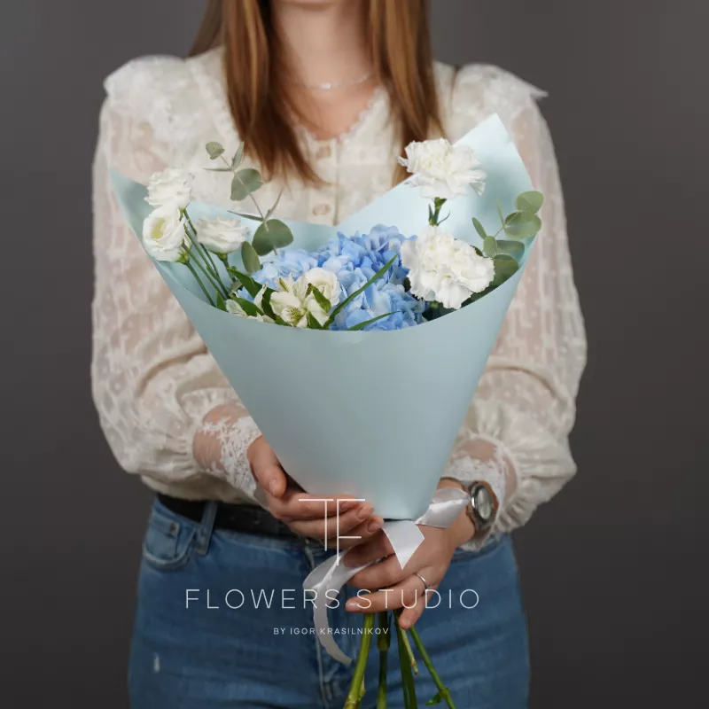 Голубой шелк 1