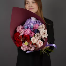 Яркость чувств от интернет-магазина «Flowers Studio»