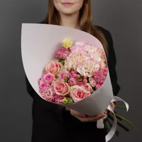 Розовое счастье от интернет-магазина «Flowers Studio»