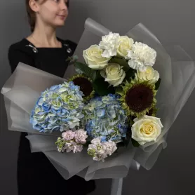 Букеты №211002 от интернет-магазина «Flowers Studio»