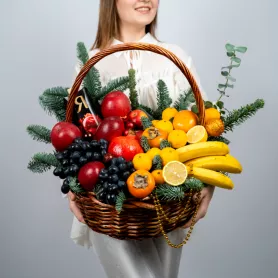 Подарочная корзина №1 от интернет-магазина «Flowers Studio»