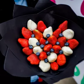 С любовью, Рози от интернет-магазина «Flowers Studio»