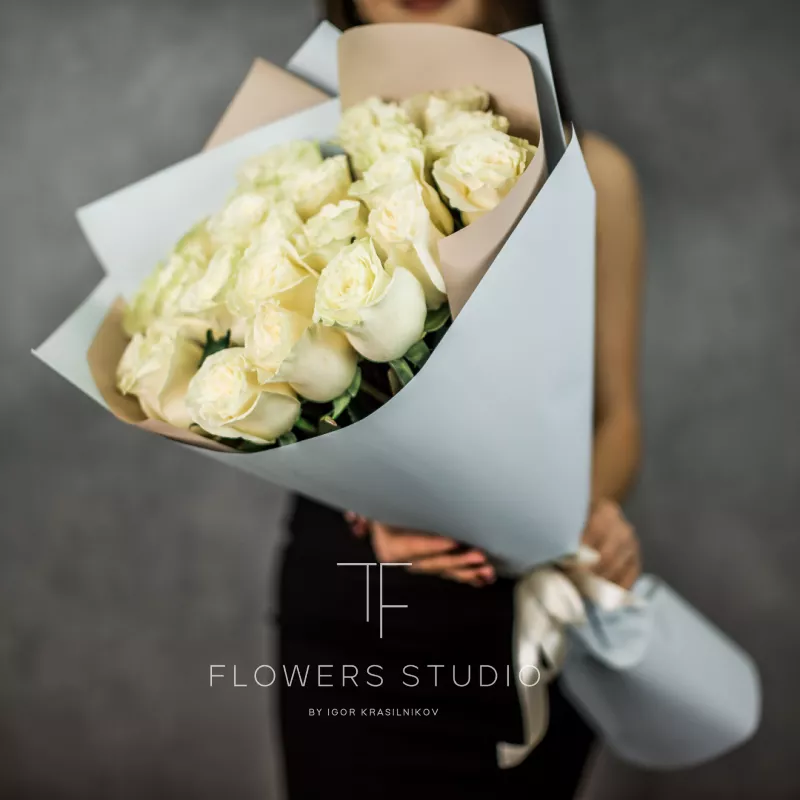 25 белых роз (премиум сорт) 1