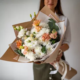 Белый стих от интернет-магазина «Flowers Studio»