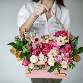 Клумба любви от интернет-магазина «Flowers Studio»