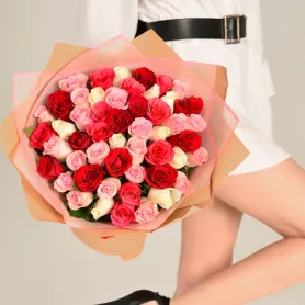 51 роза Кения микс от интернет-магазина «Flowers Studio»