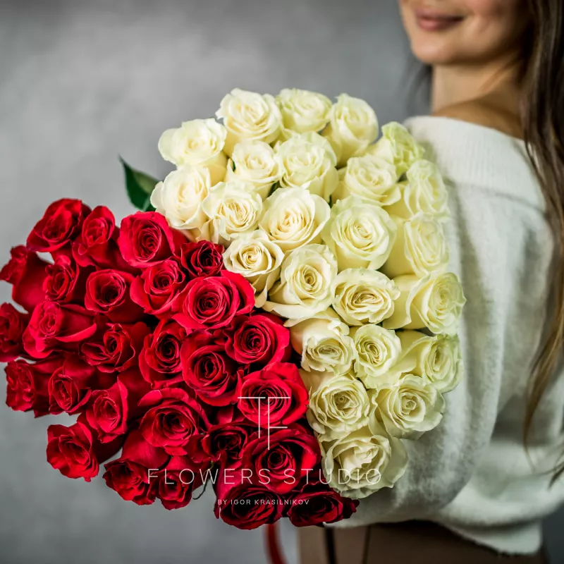 Сердце из 51 розы 1