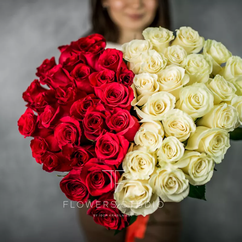 Сердце из 51 розы 2