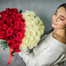 Сердце из 51 розы от интернет-магазина «Flowers Studio»