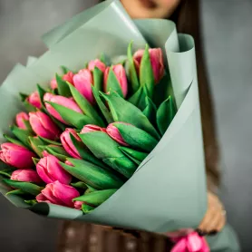 25 розовых тюльпанов от интернет-магазина «Flowers Studio»