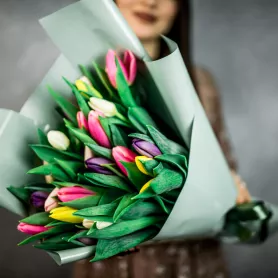 25 тюльпанов микс от интернет-магазина «Flowers Studio»