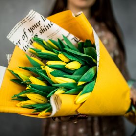25 желтых тюльпанов от интернет-магазина «Flowers Studio» в Чебоксарах