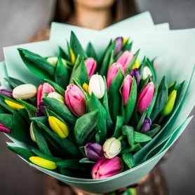 35 тюльпанов микс от интернет-магазина «Flowers Studio» в Чебоксарах