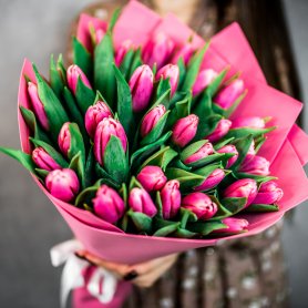 35 розовых тюльпанов от интернет-магазина «Flowers Studio» в Чебоксарах