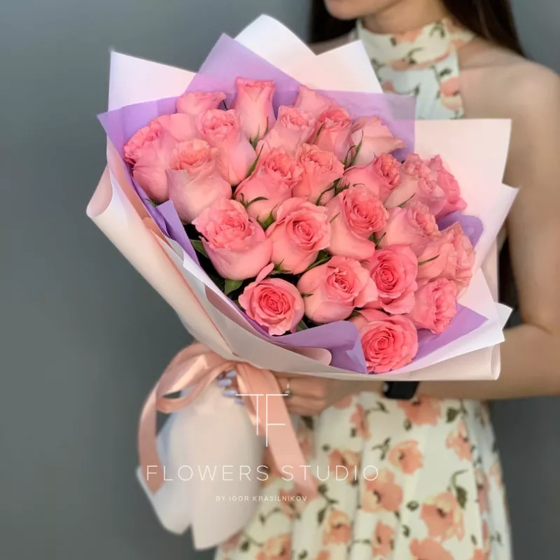 25 розовых роз Кения 2