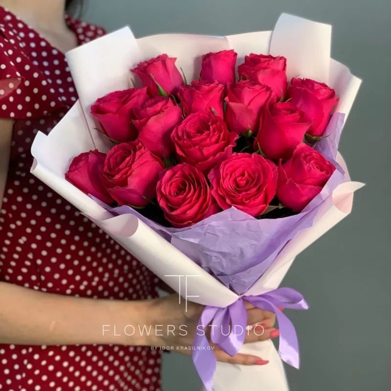 15 малиновых роз Кения