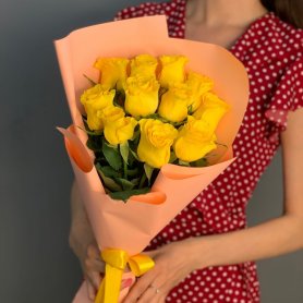 11 желтых роз Кения от интернет-магазина «Flowers Studio» в Чебоксарах