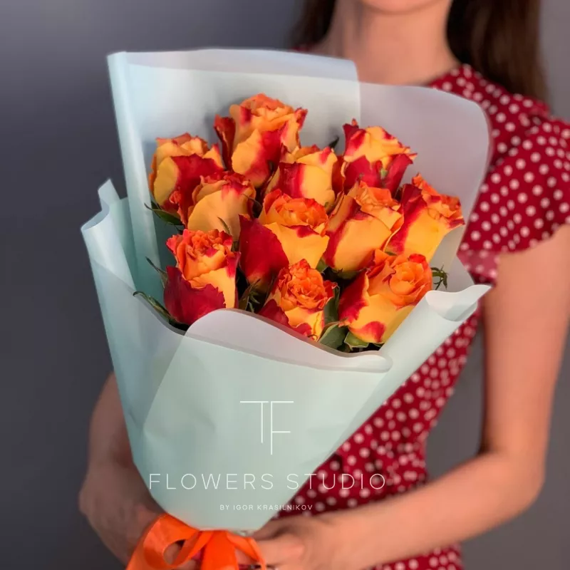 11 рыжих роз Кения 1