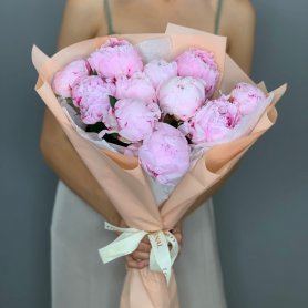11 нежно-розовых пионов от интернет-магазина «Flowers Studio» в Чебоксарах