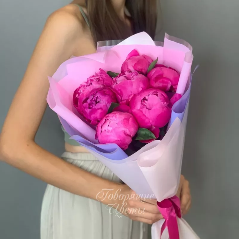 7 пионов фуксия
