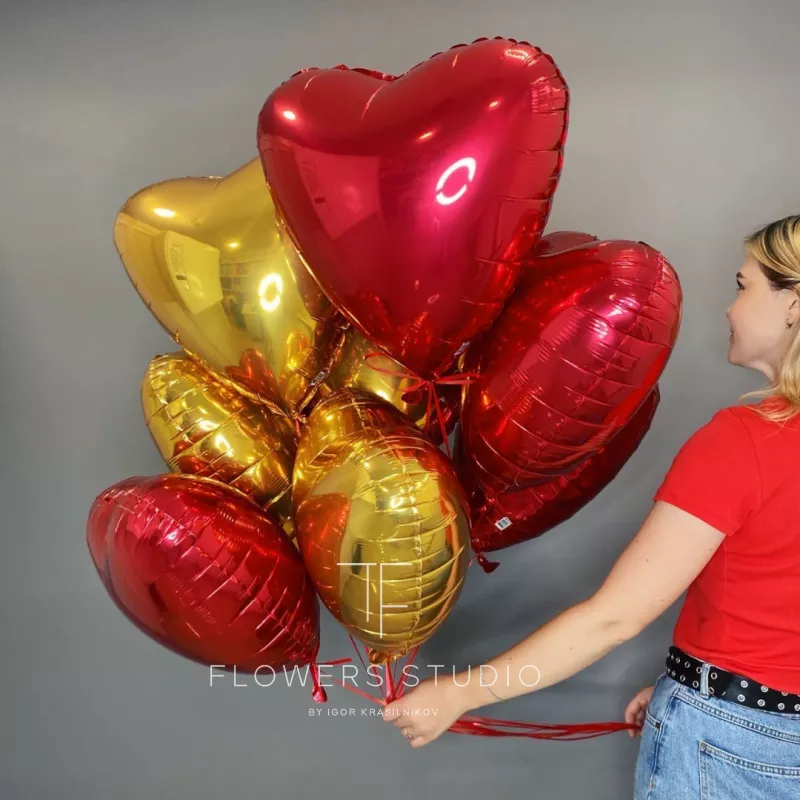 9 фольгированных сердец