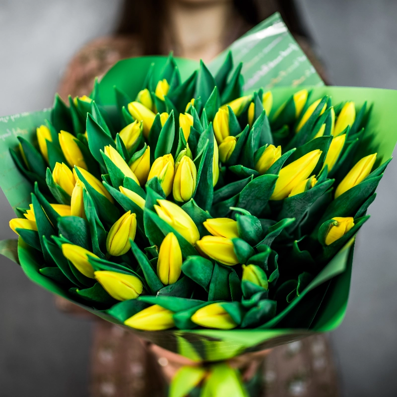 51 желтый тюльпан от интернет-магазина «Flowers Studio»